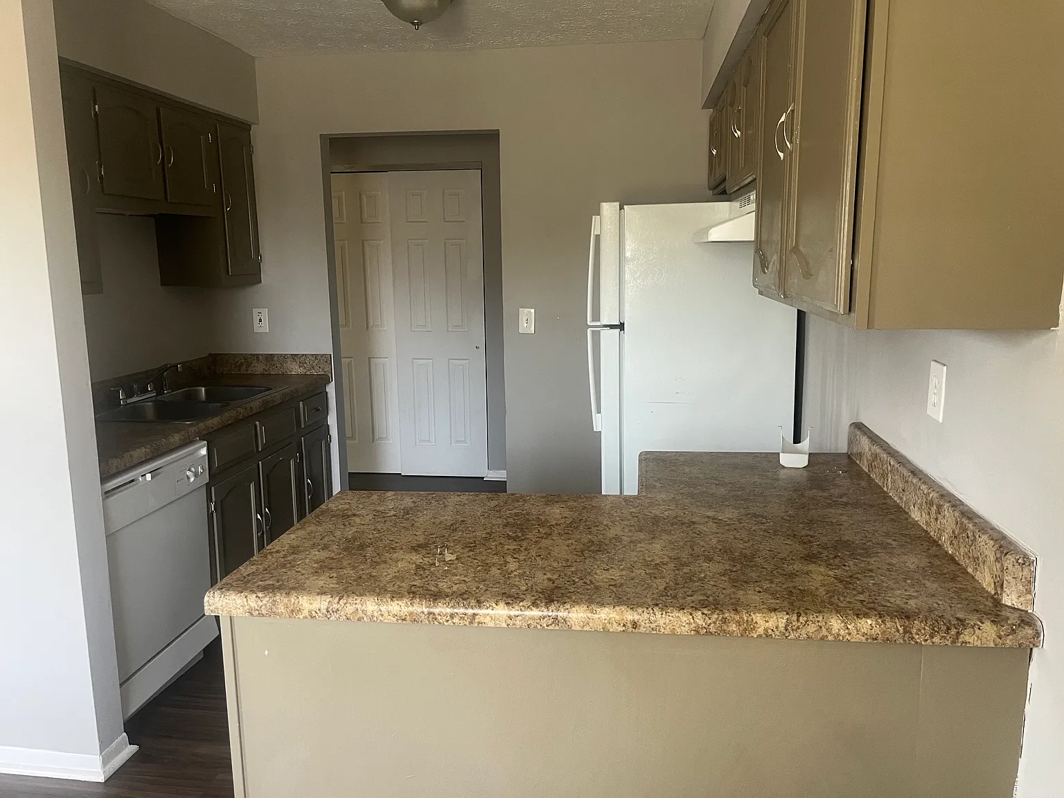 2 bed, 950 sqft, $950 — Photo 3