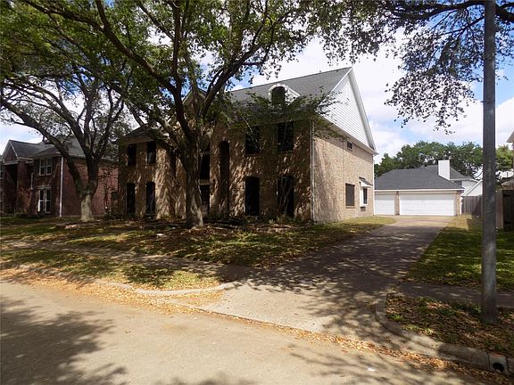 3rd image of 2206 Spanish Forest Ln