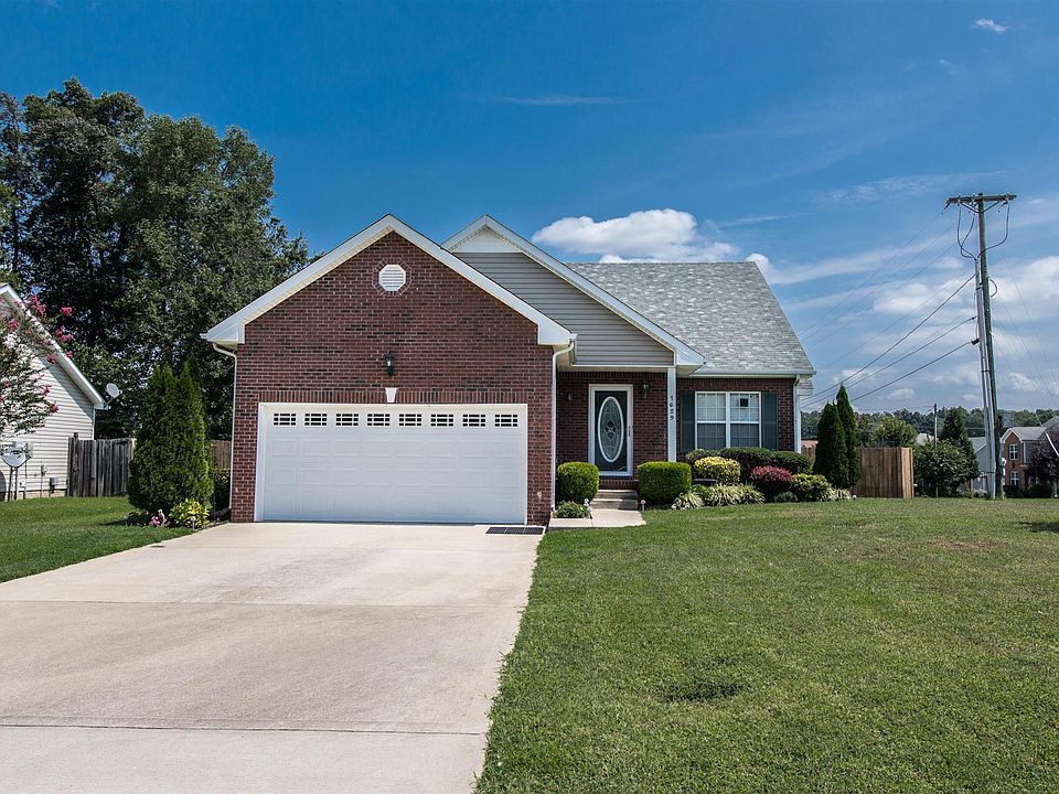 1st image of 1629 Cedar Springs Cir