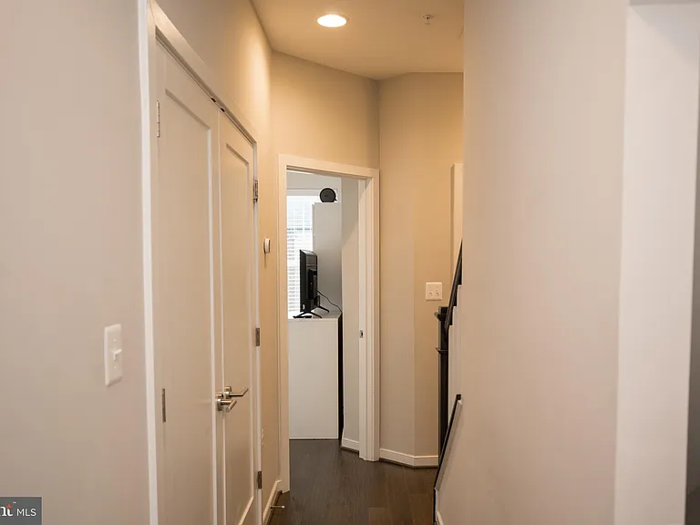 42365 Zebulon Sq — Photo 31