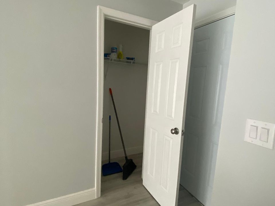 1st image of 10020 Strafford Oak Ct #512