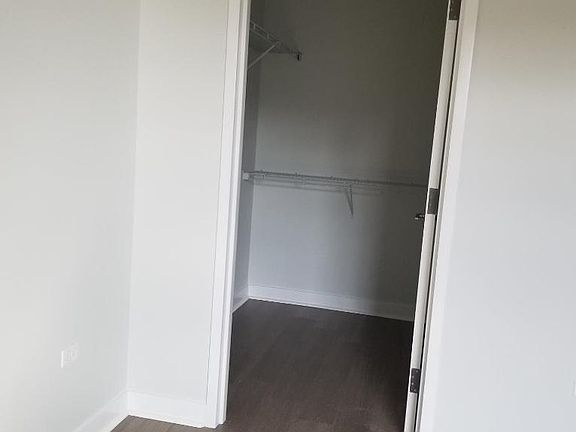 4th image of 2731 N Hoyne Ave