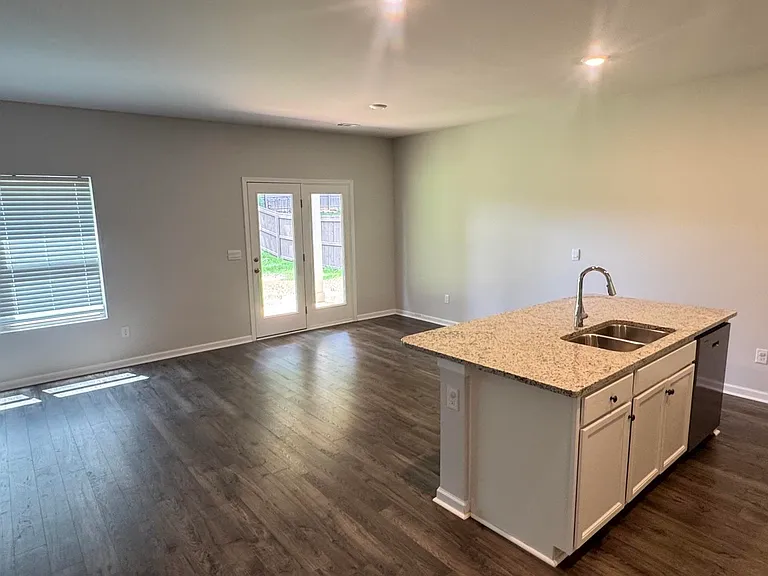114 Canonbury Dr — Photo 5
