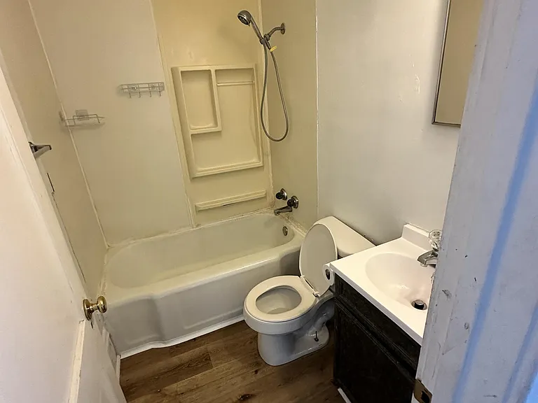 1404 S Main St #1 — Photo 17