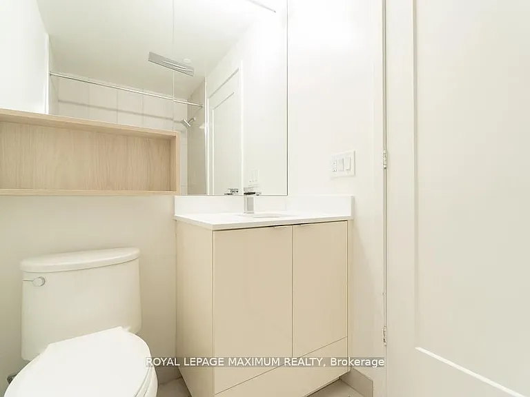 70 Princess St #2015-E — Photo 14