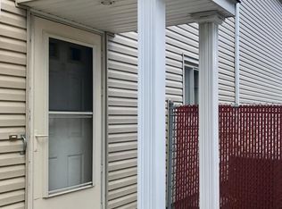 786 Drumgoole Rd E, Staten Island, NY 10312