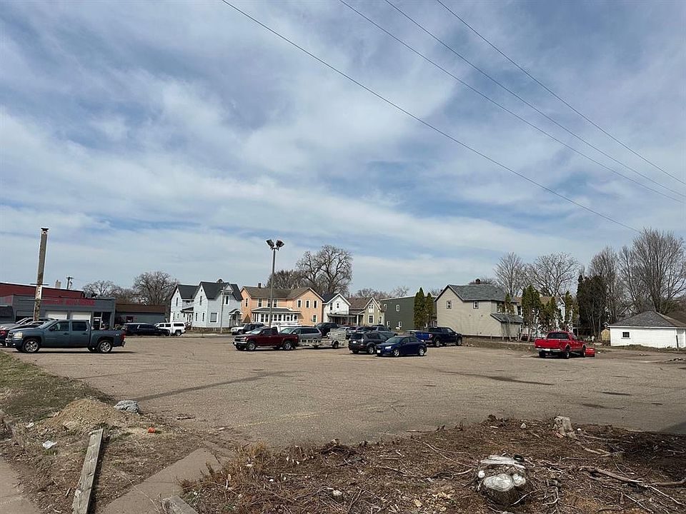 2nd image of 415 Barstow Street