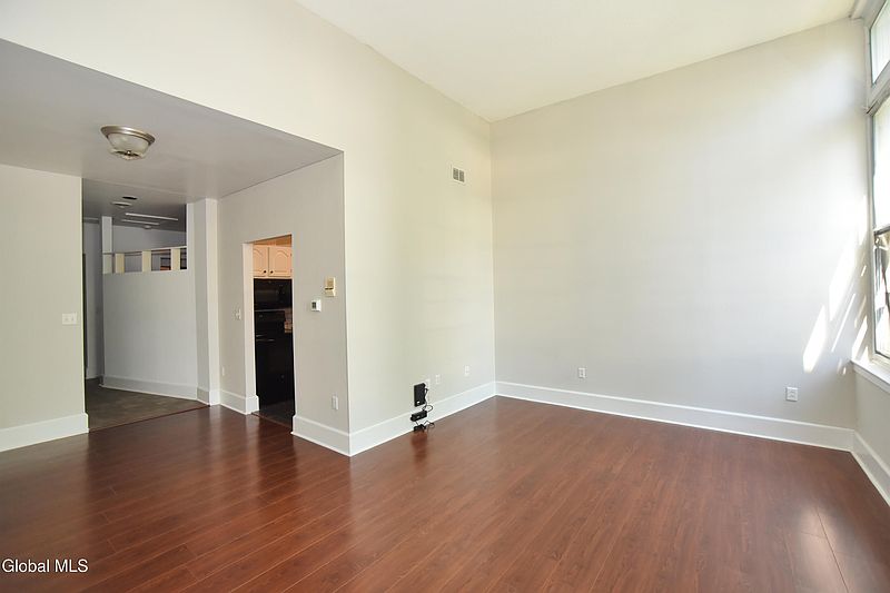 4th image of 137 Front Street APT 203
