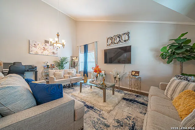 5 bed, 3.5 bath, 3325 sqft, $3,000 — Photo 3