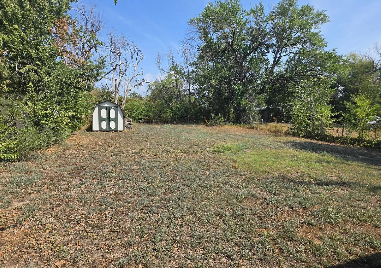 1618 E Avenue G — Photo 2