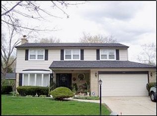 1776 E Cree Ln, Mount Prospect, IL