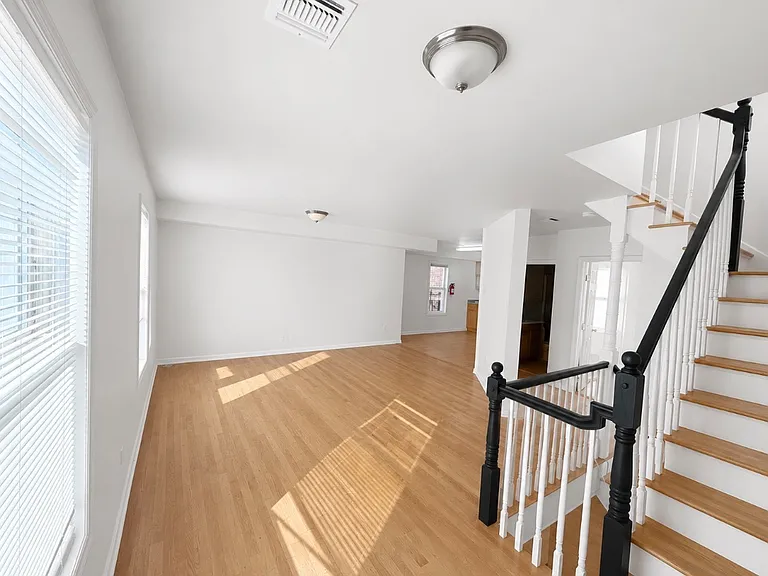538 Kearny Ave #2 — Photo 3