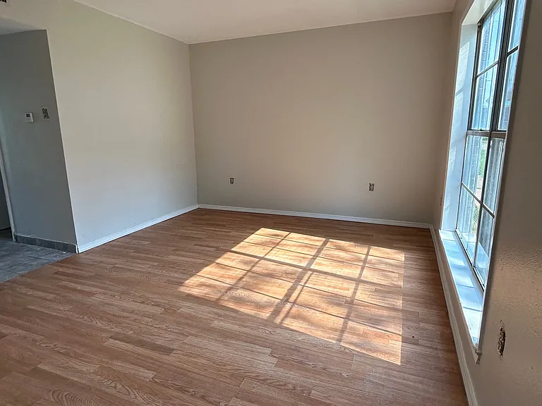 204 Green St #206 — Photo 13