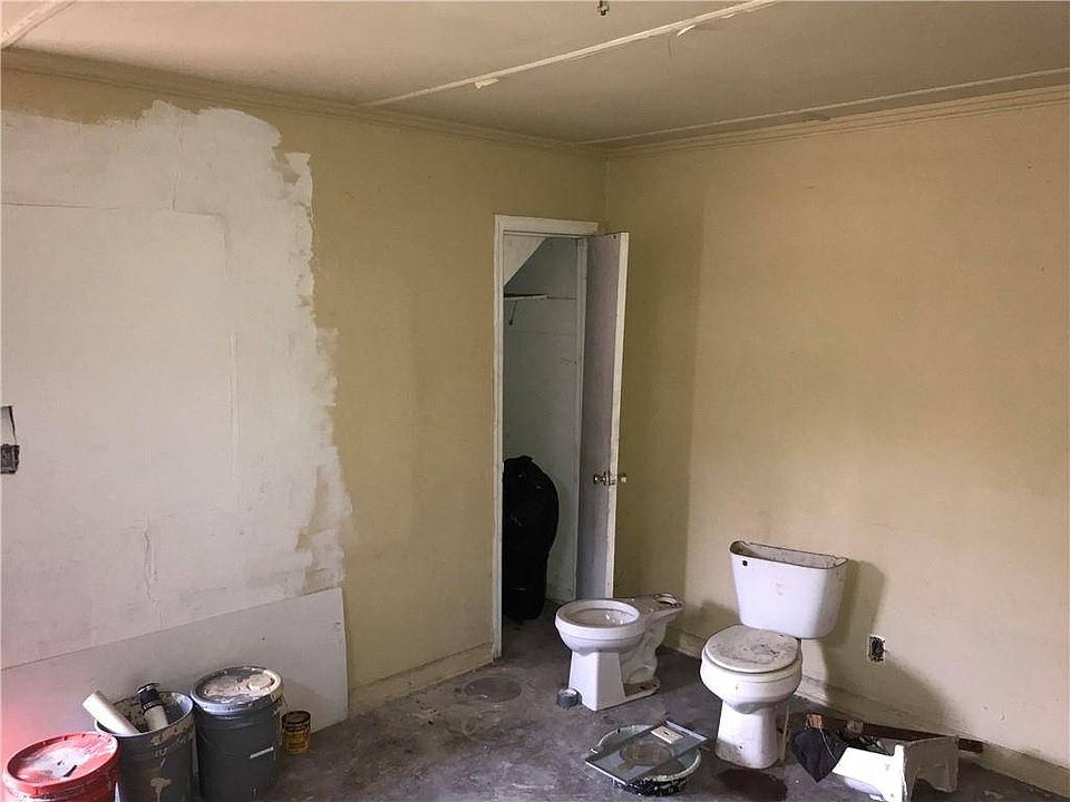 2nd image of 1851 Wray Pl