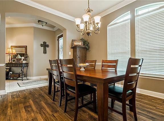 4th image of 3221 Burnet Cir