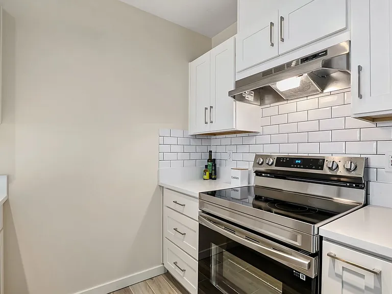 2440 Western Ave #604 — Photo 12