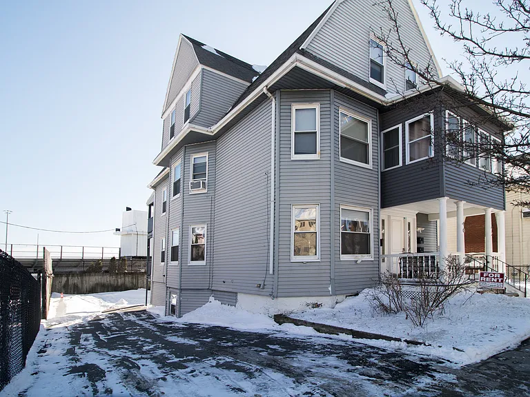 42 Cabot St #2 — Photo 27
