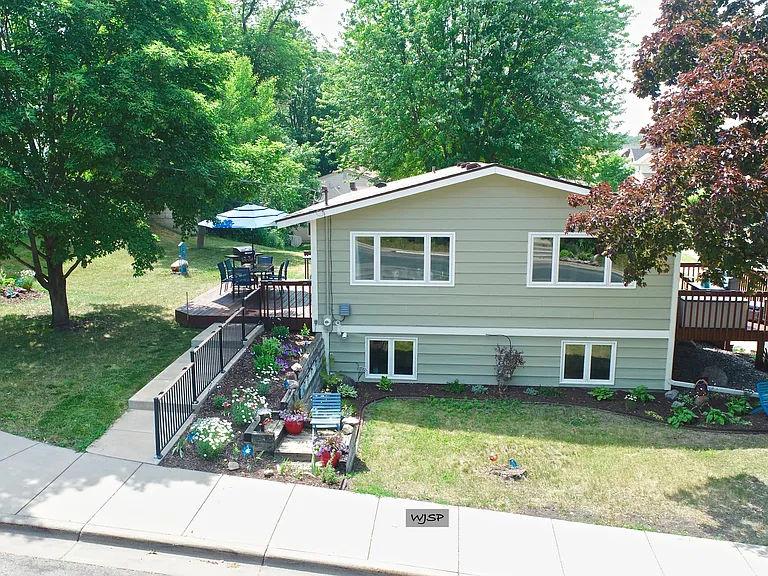 201 W Lake St — Photo 29