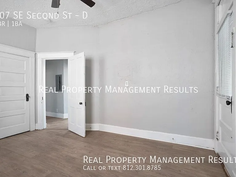307 SE 2nd St #D — Photo 10