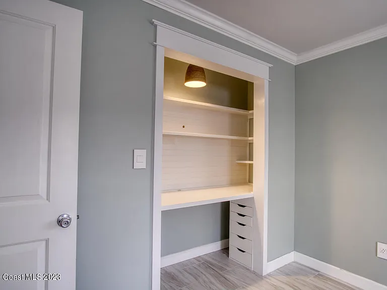 455 Laurel Ct — Photo 15