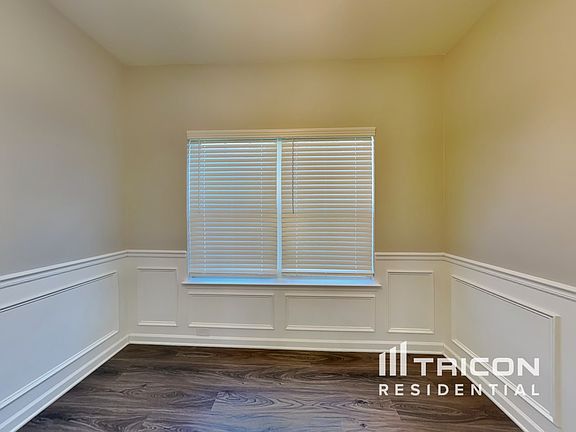 5th image of 484 Settlers Grove Ln