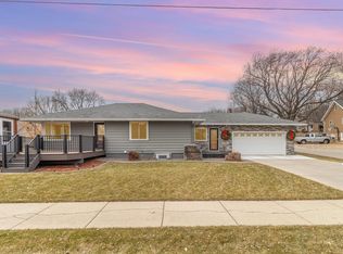 327 S Oak St, Nya, MN 55368