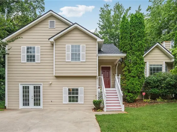 4200 Sterling Pointe Dr, Douglasville, GA 30135