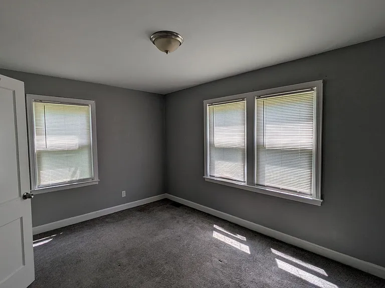 3213 S Ash Ave — Photo 6