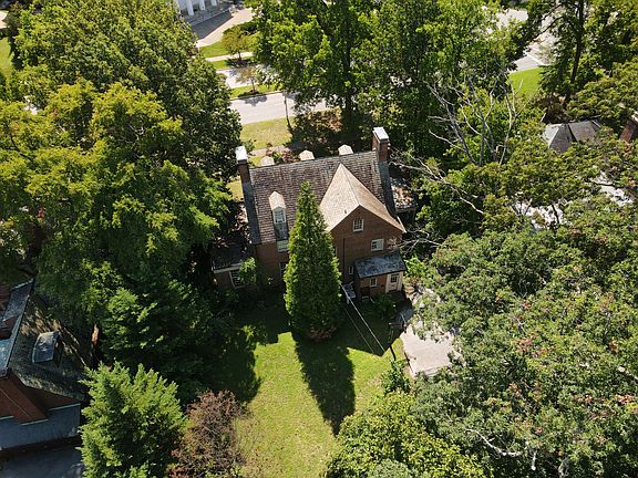 3rd image of 4207 Saint Paul St