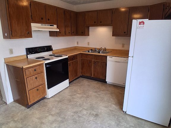 3rd image of 2904 Orchard Ave APT B