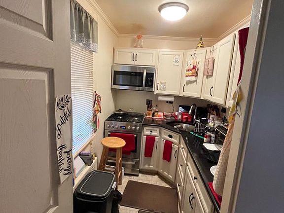 5th image of 7800 Forrest Ave