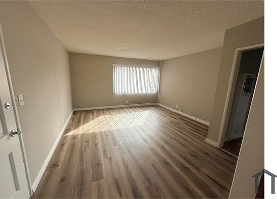 3rd image of 8322 S Western Ave APT 5