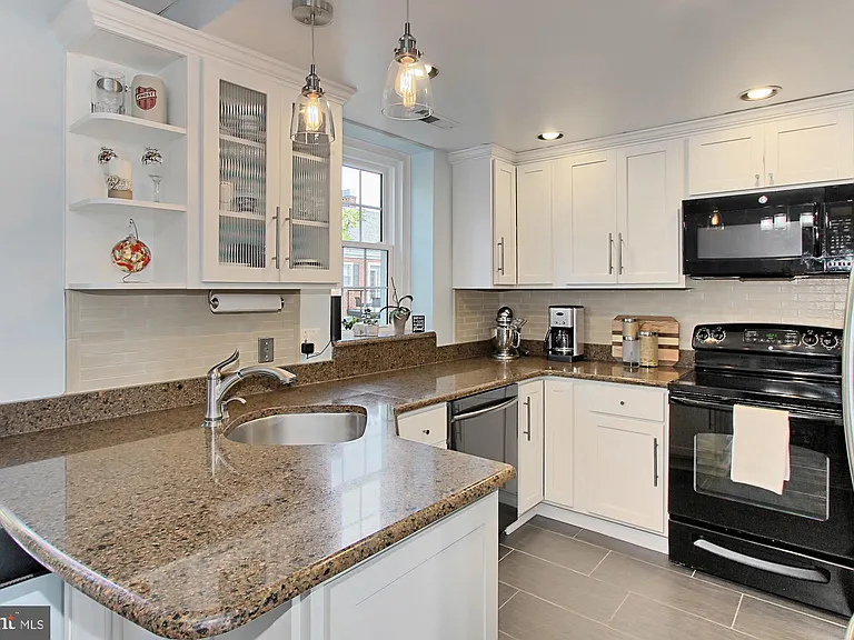 3043 S Columbus St #C1 — Photo 15