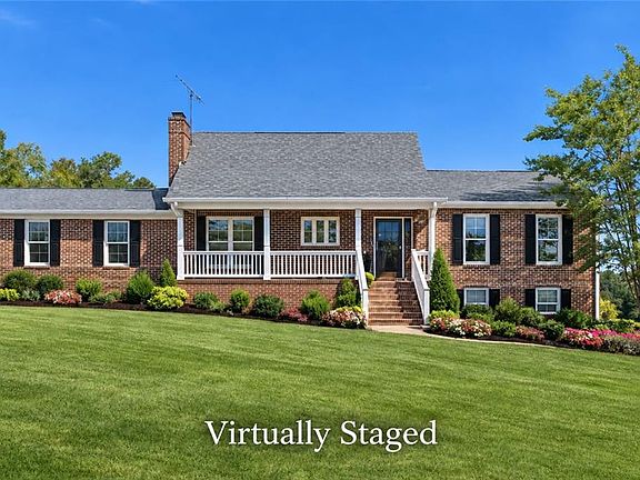 2nd image of 1605 Shackelford Rd