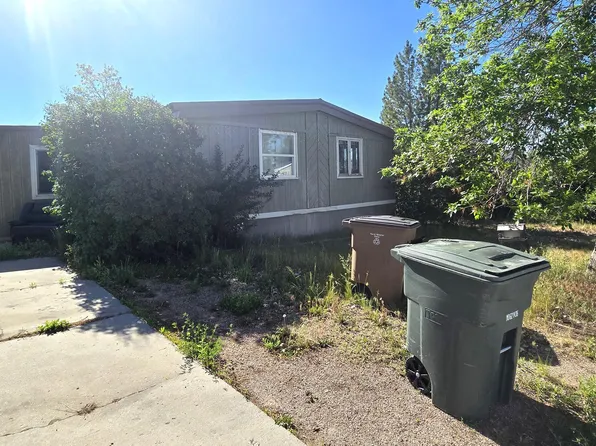 904 Hemlock Ave, Gillette, WY 82716
