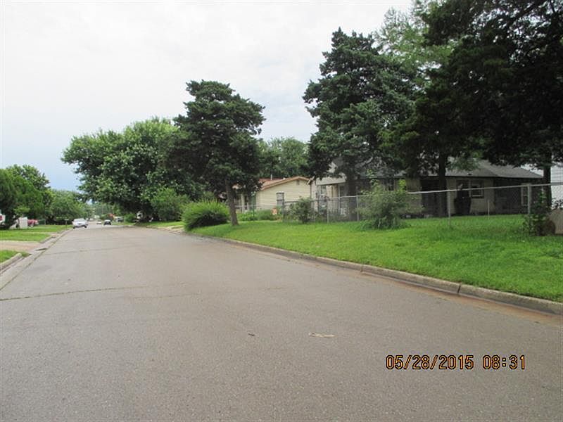 2nd image of 2436 SW 48th St
