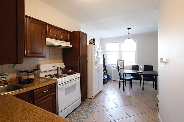 Rented by 18 REALTY | media 34