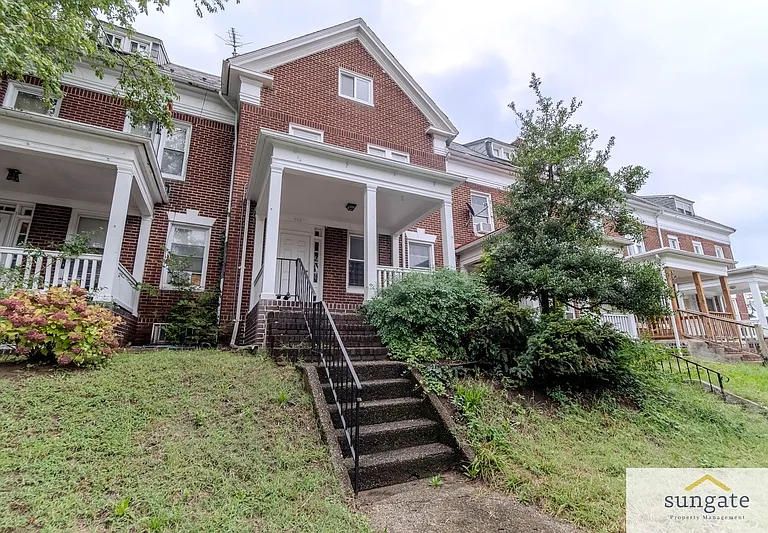 348 E University Pkwy — Photo 3