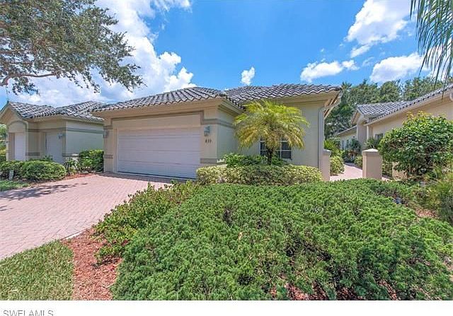 1st image of 833 Vistana Cir