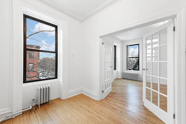 Rented by Charney Real Estate LLC | media 21