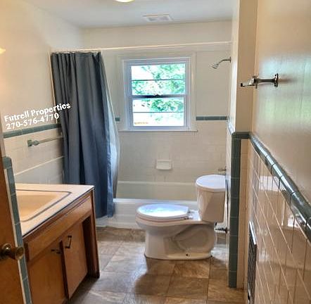 5th image of 927 N Race St