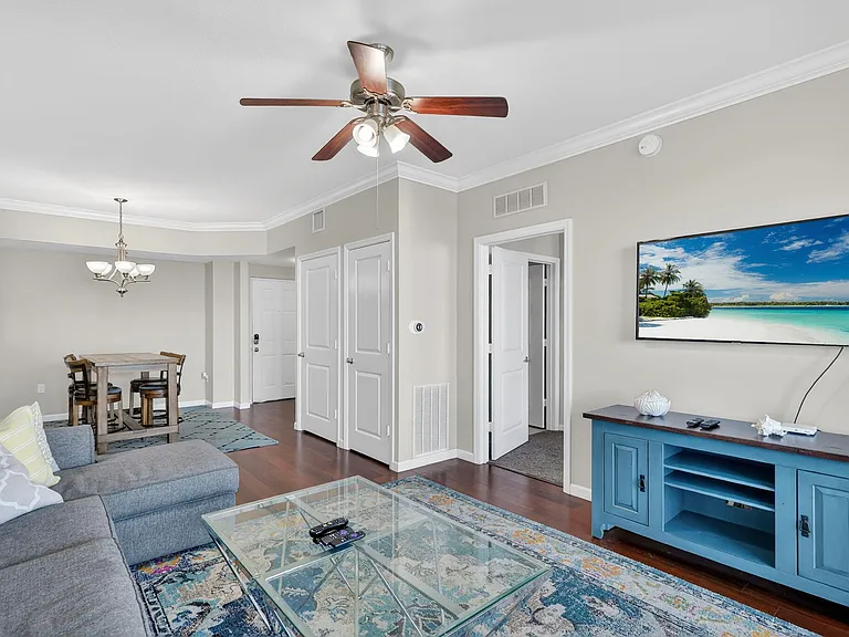 415 NW Flagler Ave #403 — Photo 9