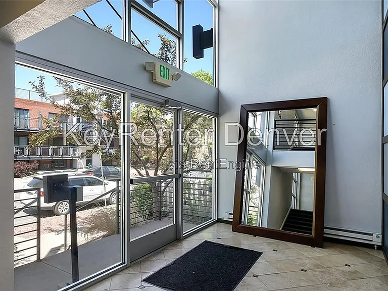 1032 N Clarkson St #307 — Photo 15
