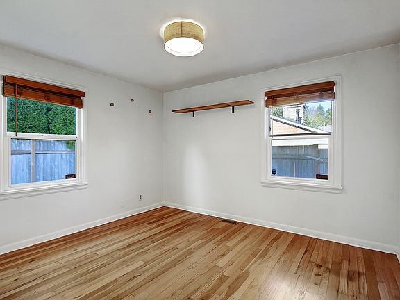5th image of 17115 10th Ave NE