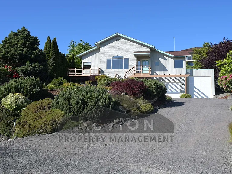 23 Karie Ct — Photo 1