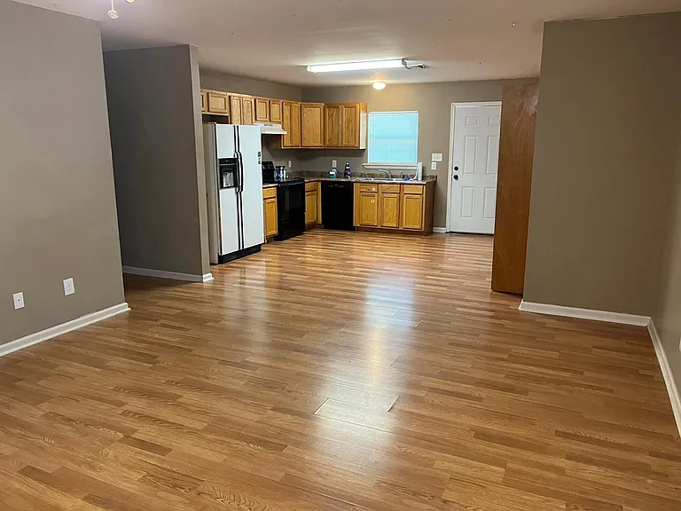 1721 W University Ave — Photo 7