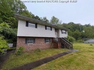 873 Woods Dr, Saint Albans, WV 25177