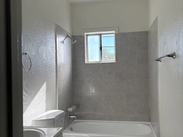 1930 Cherry Ave APT 8, Signal Hill, CA 90755