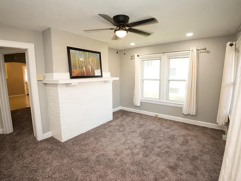 84 Summit Dr — Photo 7