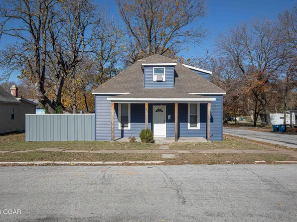 328 E Wilson St, Carterville, MO 64835